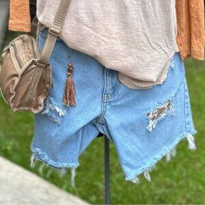 💫HOST PICK 💫 BOHO HIGH WAIST LIGHT DENIM DISTRESSED JEAN SHORTS SIZE 33/34